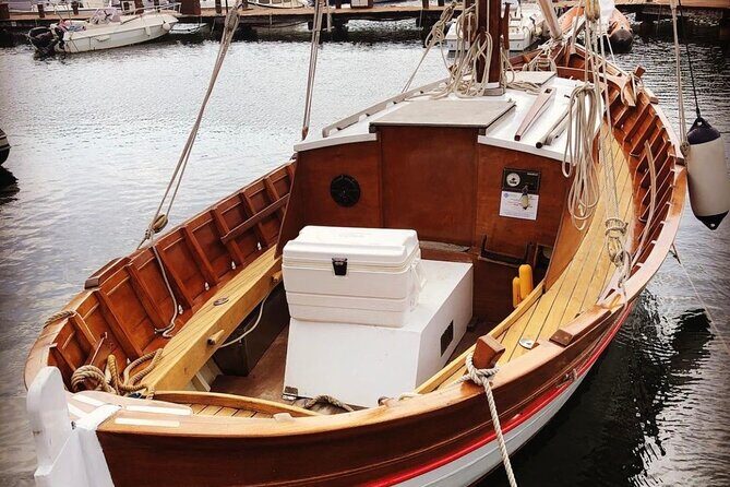One-day tour on a vintage cruise in Tavolara and Molara - Porto Istana and the wind-mistral choice